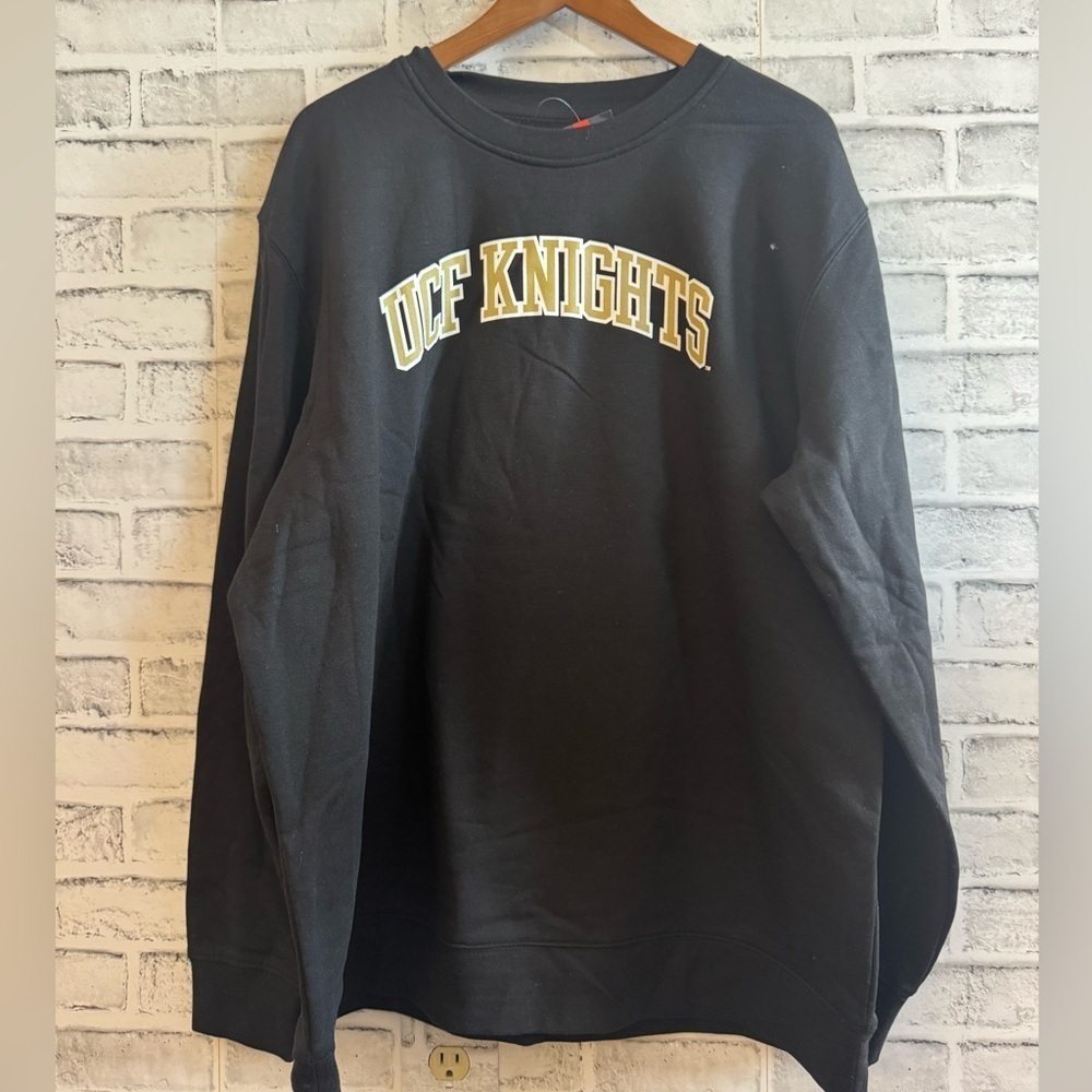 NWT! Men’s UCF Knights Fanatics super soft black crew neck sweatshirt 2XL